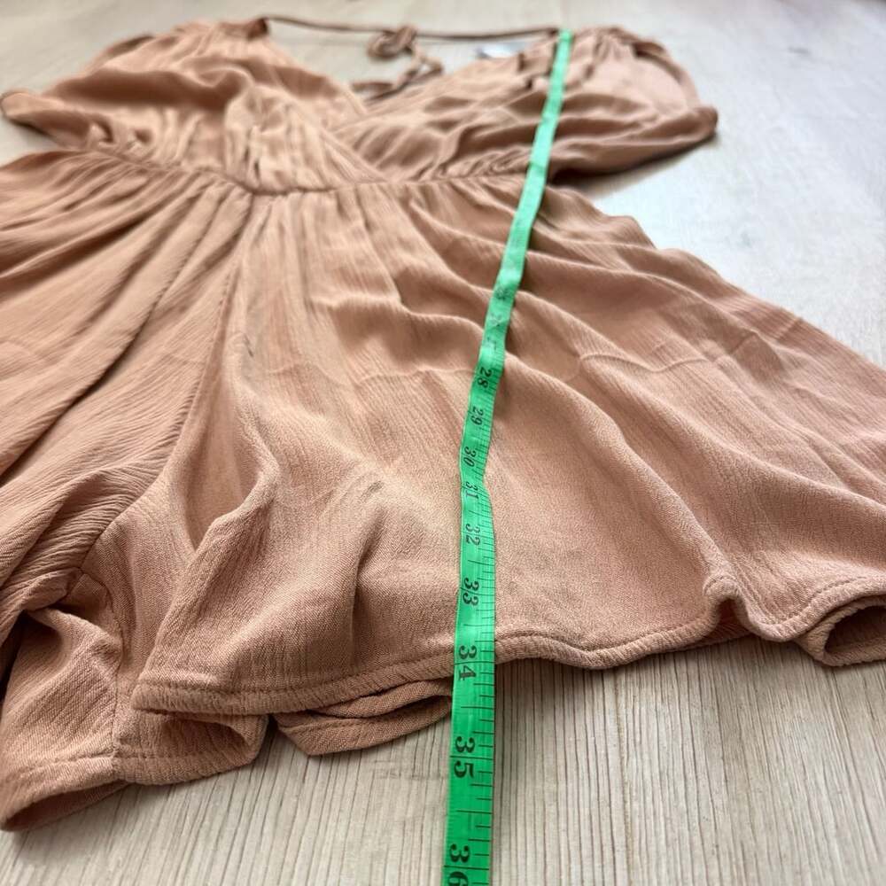 Zenana Peach Woven Crinkle Draped Surplice V-Neck Romper Size L - Picture 5 of 7